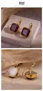 Détails de boucles d'oreilles carrées en zircon à levier en violet et blanc sur pierre