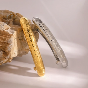 Hammered texture stainless steel spring hair clips in gold and silver finish set