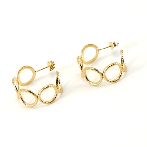 Hollow 18K gold-plated stainless steel C-shaped earrings with textured ring design