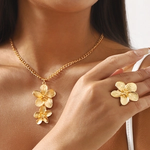 Vintage Metal Flower Jewelry For Women Brushed Texture Alloy Rose Floral Pendant Necklace Open Adjustable Ring Drop Earrings Accessory