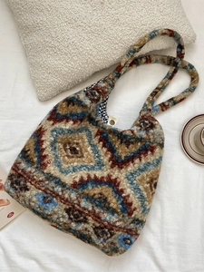 Women Vintage Plaid Plush Tote Bag Large Capacity Bohemian Geometric Fleece Shoulder Handbag For Daily Commuting