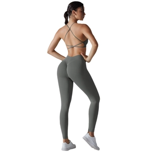 Deep grey seamless yoga set with V-back sports bra and high waist scrunch leggings