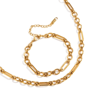 Collier fait main en acier inoxydable plaqué or 18k avec chaîne 3:1 et fermoir mousqueton