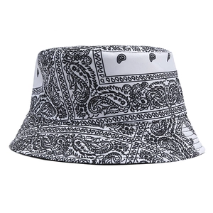 Cappello da pescatore unisex con stampa paisley bianca e nera per protezione solare
