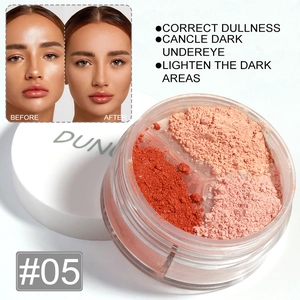 Vue macro de la palette poudre fixatrice 3 couleurs #05 pour corriger et illuminer le teint