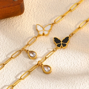 Bracelet en acier inoxydable plaqué or 18k avec papillons et zircons en goutte