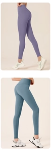 Detailansicht der High-Waist Yoga-Leggings in Dunkelviolett und Graublau Farben