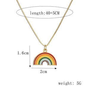 Dimensiones del collar arcoíris: longitud 40+5cm, tamaño 1,6x2cm, con un peso de 5g