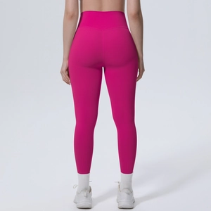 Rückansicht der hoch taillierten rosaroten Fitness-Leggings mit Push-up-Effekt und mattem Stoff