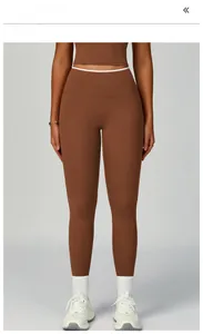 Vorderansicht des Birch Tea Brown Yoga-Sets mit hoher Taille und schmaler Passform Details