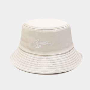 Bob en coton crème avec broderie geste de pistolet 'PEW PEW!' style streetwear