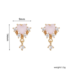 Detalle de pendientes corazón rosa bañados en oro de 18k con dimensiones exactas