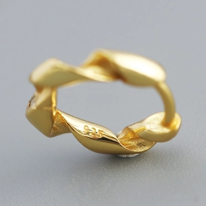 Irregular twisted gold hoop earrings in S925 sterling silver with engraved hallmark
