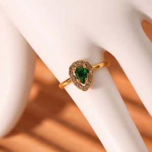 18K gold plated stainless steel ring with green pear-cut zircon and pavé halo design