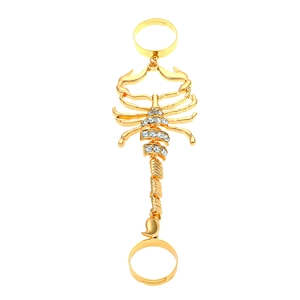 Goldener Skorpion-Ring mit funkelnden Strasssteinen im Punk-Boho-Stil für Damen