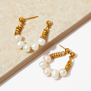 French Style U Shaped Beaded Earrings With Stainless Steel And Natural Freshwater Pearl Gold Plated Geometric Fashion Jewelry