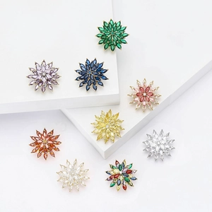 Elegant Snowflake Flower Brooch Copper Cubic Zirconia High End Women Dress Apparel Jewelry Pin
