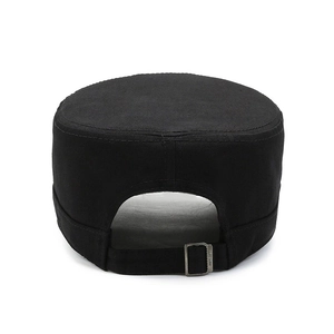 Casquette militaire noire en coton avec boucle métallique réglable vue de l'arrière