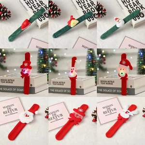 Bracelets De Noël À Claquer Père Noël Renne Bonhomme De Neige Dessin Animé Flanelle Souple Paillettes Accessoires De Fête