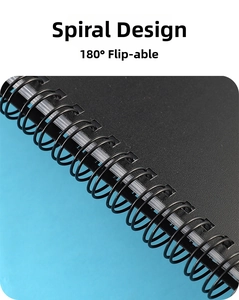 Makro-Detail der A4 Notenmappe mit Doppelspulen-Design für flaches 180-Grad-Öffnen der Seiten