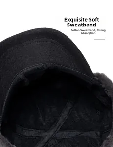 Dettaglio cappello invernale con fascia tergisudore in cotone e fodera in pelliccia
