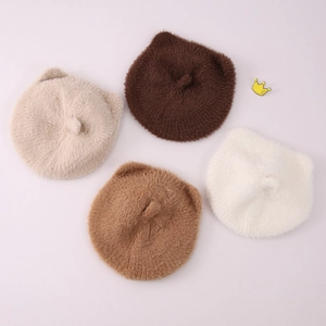 Bérets en tricot marron avec oreilles de chat pour filles en quatre couleurs neutres