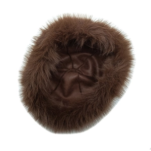 Cappello invernale marrone scuro in pelliccia con corona in pelle scamosciata e peluche
