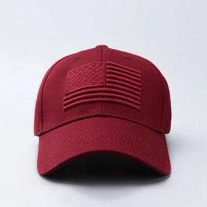Cappellino da baseball bordeaux classico con ricamo monocromatico della bandiera USA