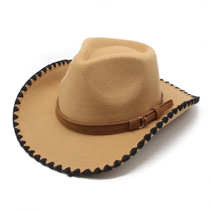 Retro western cowboy hat in khaki felt with decorative leather band and metal buckle
