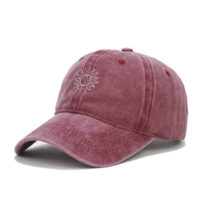 Casquette de baseball vintage bordeaux délavée avec broderie soleil et lune