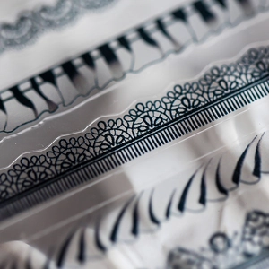 Autocollants à ongles en dentelle noire délicate avec motifs floraux vintage sur support PET