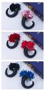 Barrettes à cornes de démon gothiques avec roses en noir, rose, rouge et bleu