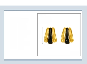 Detailed view of 18K gold plated stainless steel earrings with dimensions 20x15mm