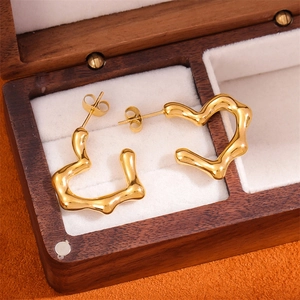 French style gold irregular fluid heart earrings made of high-quality stainless steel