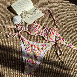 Damen Bikini Oberteil Und Unterteil Mit Blumendruck Sexy Schnürung Gepolstert Badeanzug Sommer Strand Urlaub Bademode