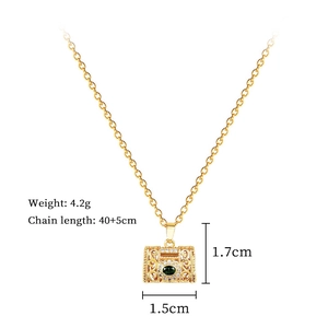 Detailed specs of vintage gold necklace with green gem pendant and 4.2g weight