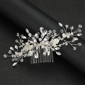 Peigne à Cheveux de Mariée Élégant en Alliage d'Argent avec Fleurs en Strass Accessoire de Coiffure Floral Fait Main pour Mariage Bijoux Femme