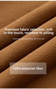 Makro-Detail von kamelfarbenem Fleece-Stoff zeigt weiche 100% Polyester-Faserstruktur