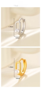 Dettaglio di orecchini quadrati traforati con perle finte di 1,18 cm per 0,4 cm