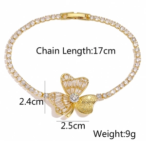 Detailed view of 17cm gold flower bracelet with zircon clover pendant and measurements