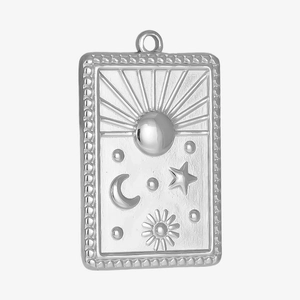 Pendentif rectangulaire en acier inoxydable avec gravures de soleil et lune en argent poli