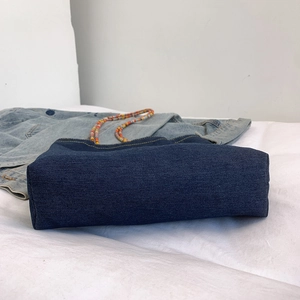 Sac fourre-tout vintage en denim à carreaux avec bandoulière en perles colorées