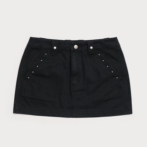 Mini-jupe cargo rétro noire à taille haute avec clous et fermeture éclair