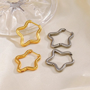 Boucles D'oreilles Créoles Étoile Pentagramme En Acier Inoxydable Plaqué Or 18 Carats Bijoux Géométriques Pour Femmes