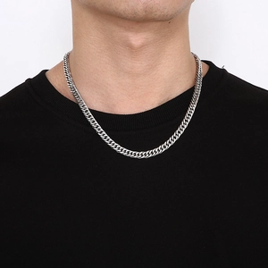 Men's hip hop silver stainless steel curb chain necklace on model wearing black hoodie