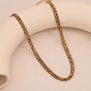 Collana chic in acciaio inossidabile da 6mm a serpente con stampa leopardata su supporto