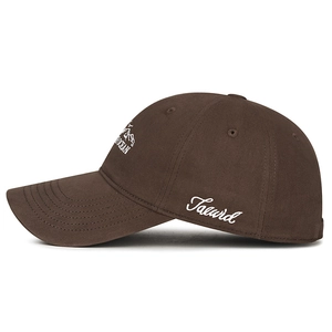 Casquette de baseball en coton café foncé avec bord large et broderie blanche