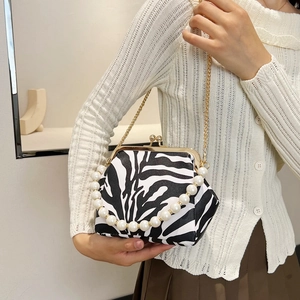 Retro Animal Print Women Shoulder Bag PU Leather Artificial Pearl Handle Clasp Closure Fashion Underarm Handbag With Metal Chain