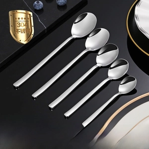 Detailed view of 5-piece 304 stainless steel spoons set with mirror-polished finish