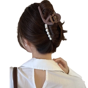 Pince à cheveux marron avec perles pour chignon élégant de style coréen moderne